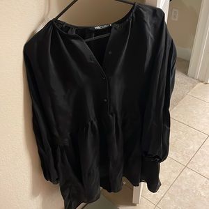 Black tiered top. Never been worn from Zara (tags still on). Fits true to size.